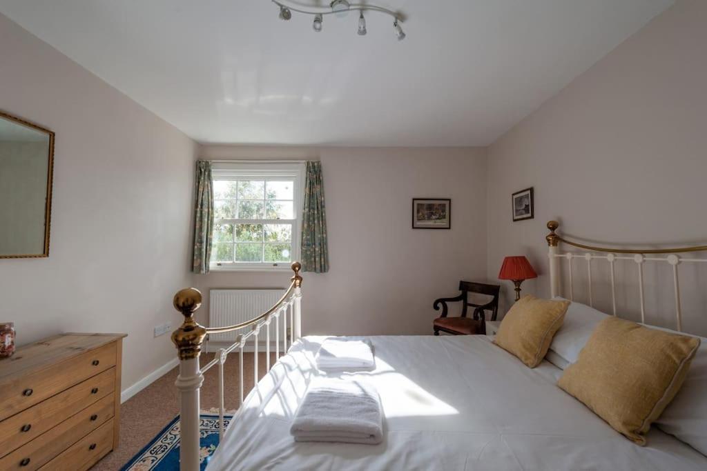 Firs Sleeps 15 Stunning Country House With Hot Tub Sudbourne Exterior photo
