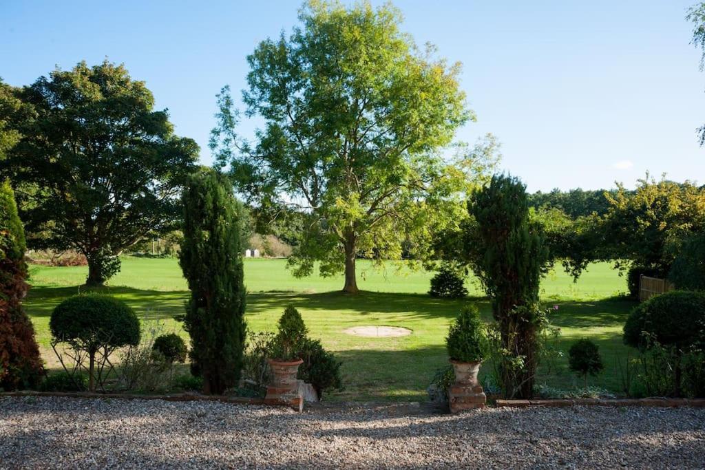 Firs Sleeps 15 Stunning Country House With Hot Tub Sudbourne Exterior photo